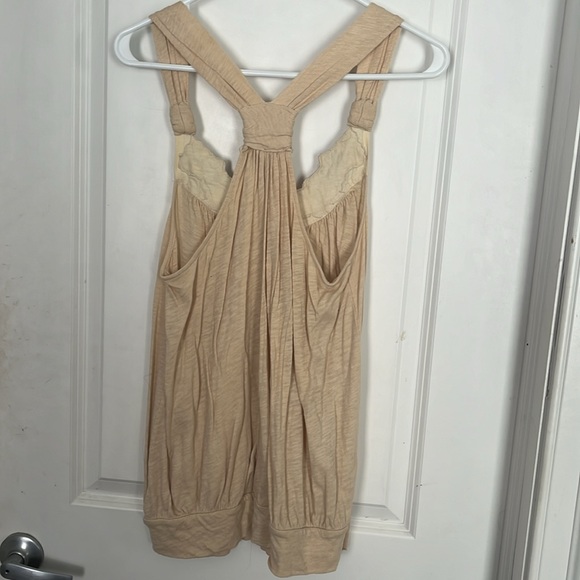 Free People beige top with floral design - Picture 3 of 3